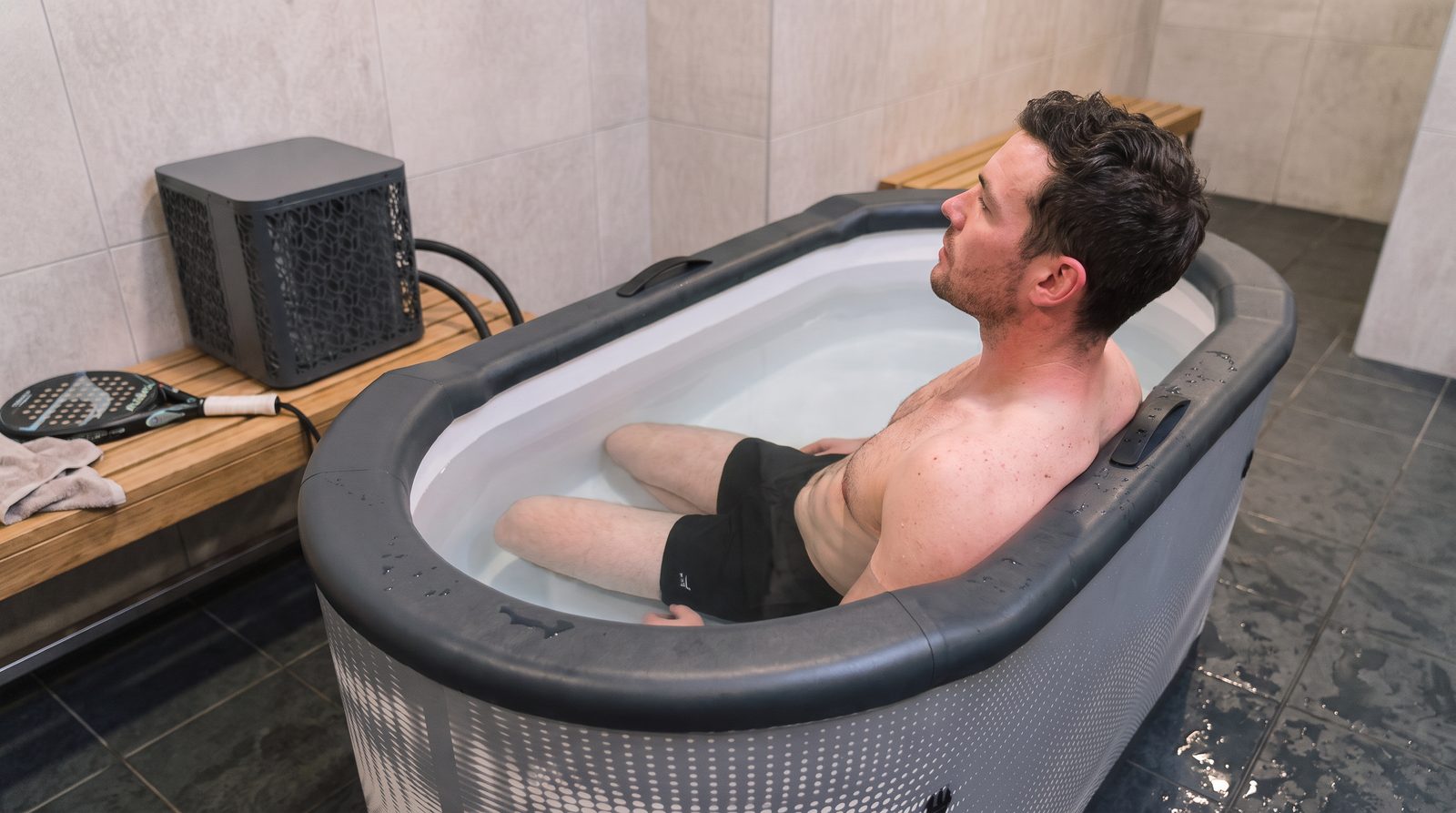Baño de hielo para recuperar entre partidos de pádel